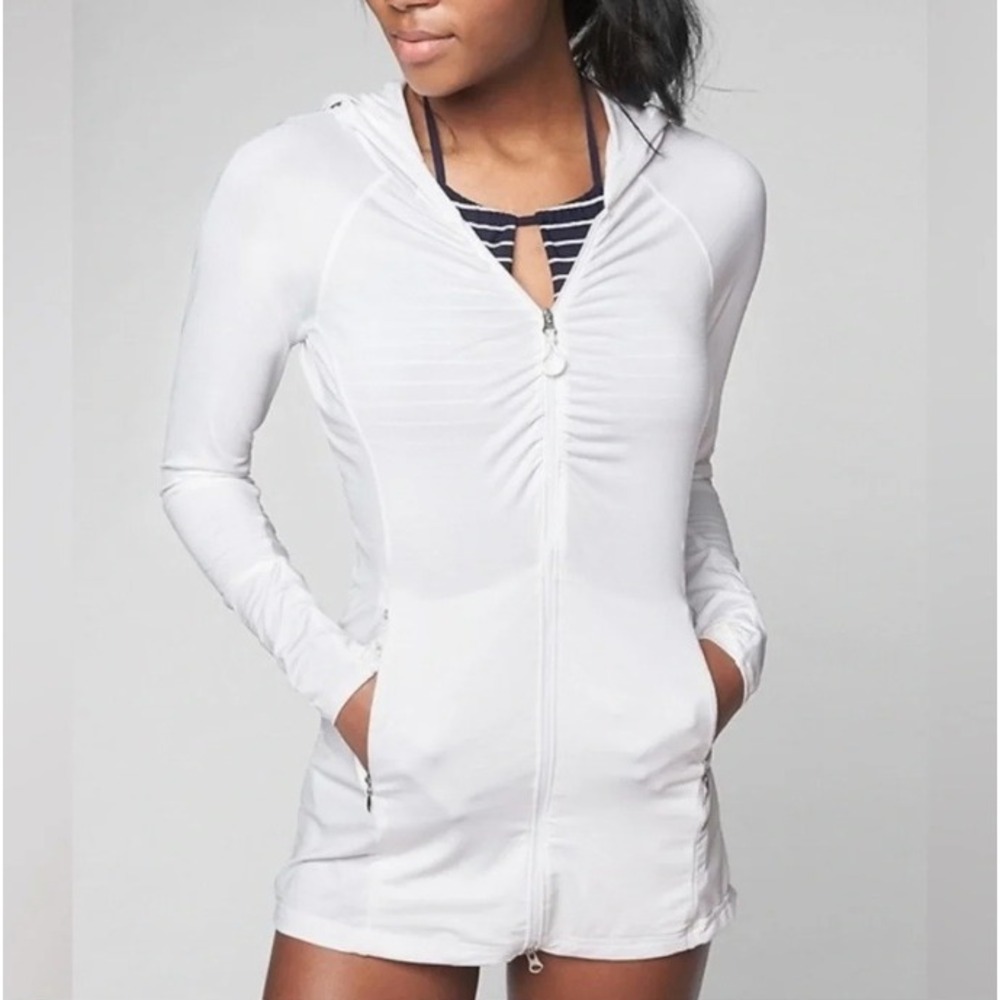 Athleta Vitamin Sea Jacket Hoodie S White Ruched Thumbhole UPF Coverup Hiking